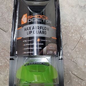 SHOCK DOCTOR MAX AIRFLOW LIP GUATD ADULT SIZE 11+ GREEN NEW IN PACKAGE.